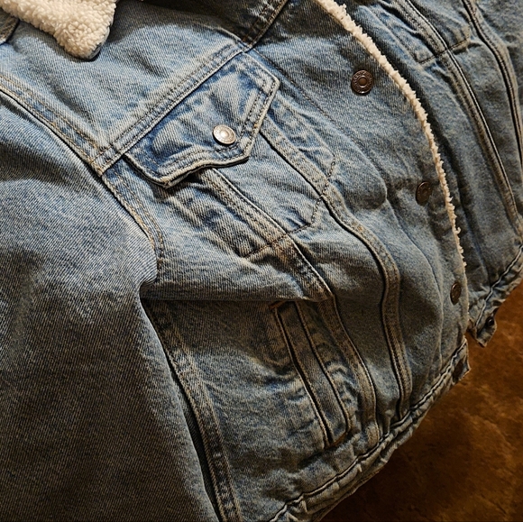Levi jacket - Picture 3 of 3